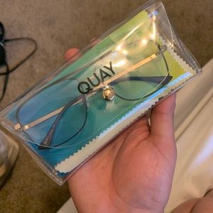 QUAY Bluelight Glasses